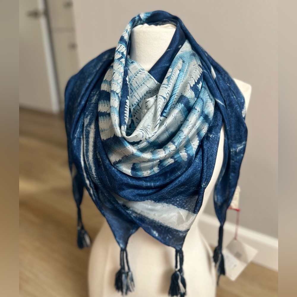 Johnny Was silk scarf - Picture 5 of 6